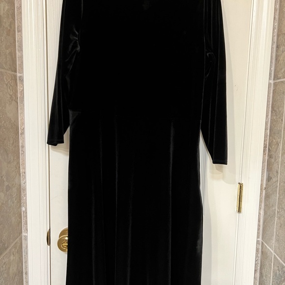 Talbots Black Long Sleeve Cocktail Gown - Picture 5 of 10